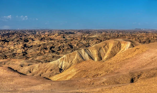 Niesamowity krajobraz Namibii jak krajobraz księżycowy, Afryka — Zdjęcie stockowe