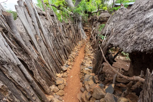埃塞俄比亚Konso有围墙村庄部落的小路 — 图库照片