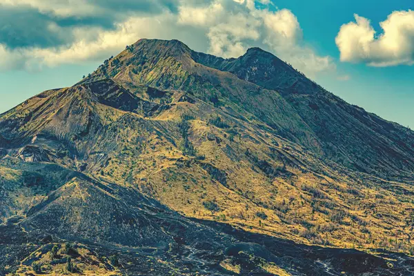 Mount Batur-einer der berühmten Vulkane, Indonesien — Stockfoto