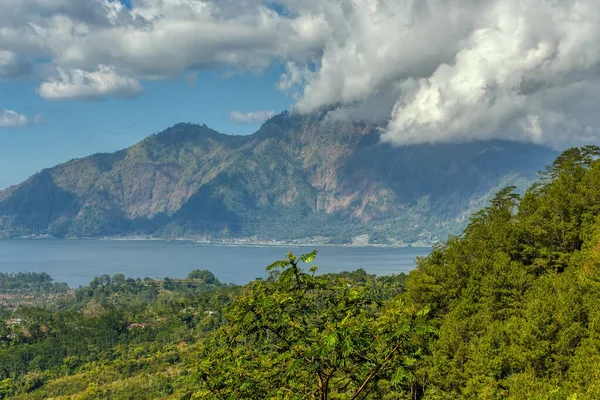 Monte Batur-Uno de los famosos volcanes, Indonesia — Foto de Stock