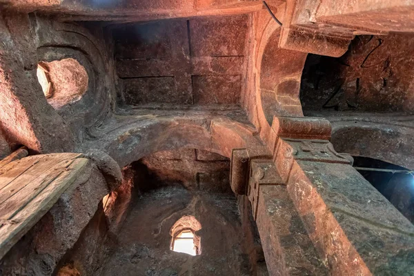 教堂的内部天花板上有象征性的亚当墓 位于拉利贝拉岩石切割教堂的西北部建筑群中 埃塞俄比亚 — 图库照片
