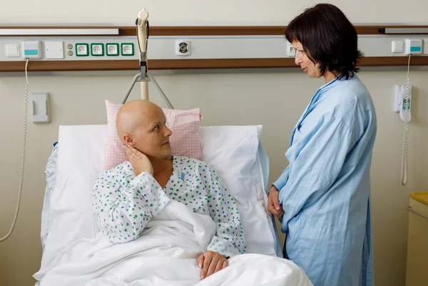 Woman Hair Chemotherapy Patient Lying Hospital Bed Feeling Sad Depressed — Stock Photo, Image