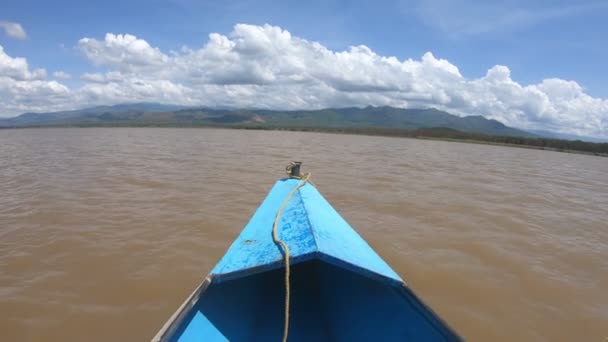 Boat cruise on Lake Chamo lake, Ethiopia Africa — Stock video