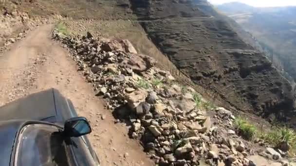 Машина в горах Симиен, Эфиопия — стоковое видео