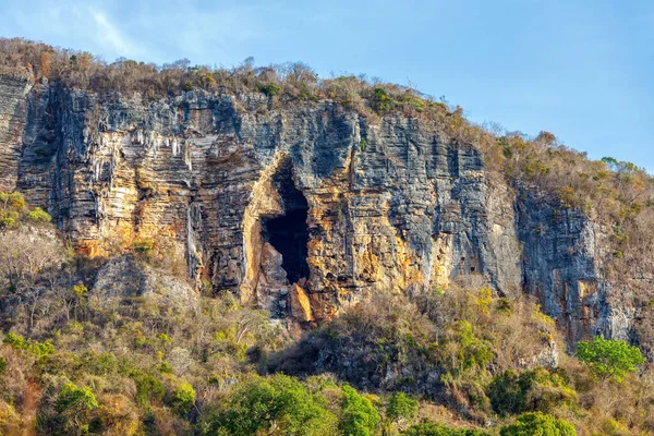 Grotta Montagna Sulla Roccia Antsiranana Baia Diego Suarez Madagascar Paesaggio — Foto Stock