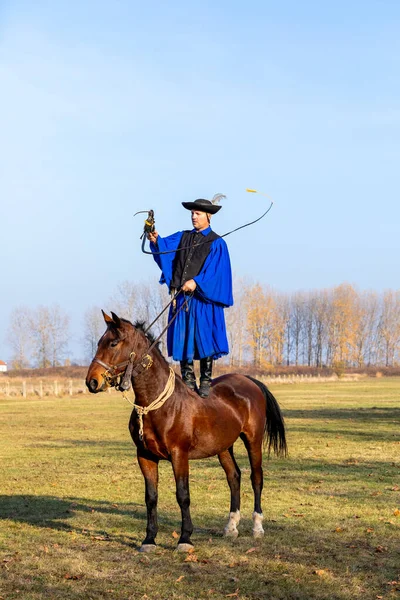 Hortobagie Hongarije November 2018 Hongaarse Csikos Traditionele Folk Kostuum Pronken — Stockfoto