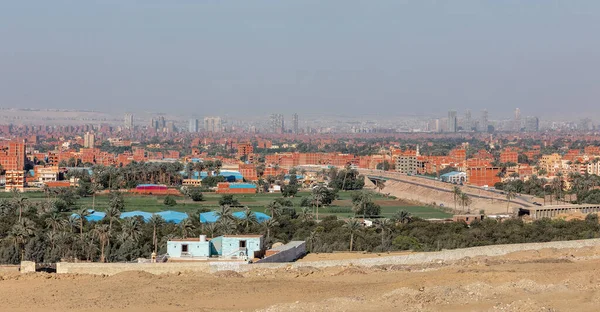 Άποψη Του Ορίζοντα Της Πόλης Του Καΐρου Από Τις Πυραμίδες — Φωτογραφία Αρχείου