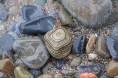 taştan yapılan şekilli tasarım