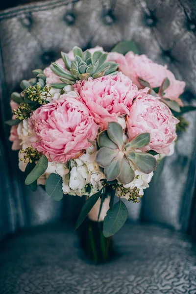 Bouquet de fleurs de mariée — Photo