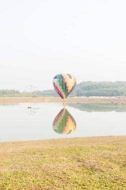 Balonlar float wate üzerinde