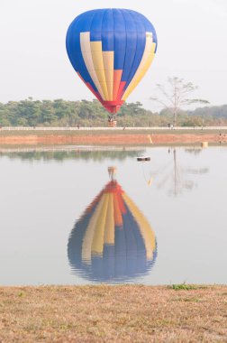 Balonlar float wate üzerinde