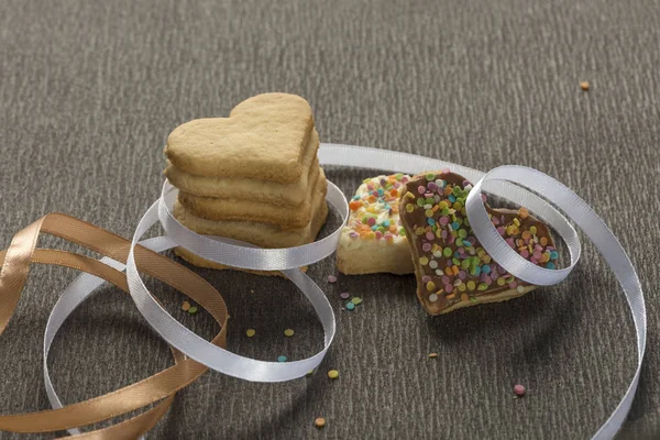 Kalp şeklinde kurabiyeler