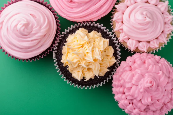 Köstliche Sorte Von Vanille Und Schokolade Süße Cupcake Mit Rosa — Stockfoto