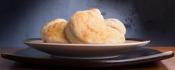 Homemade English scones for four o'clock tea in a plate — Stock Photo, Image