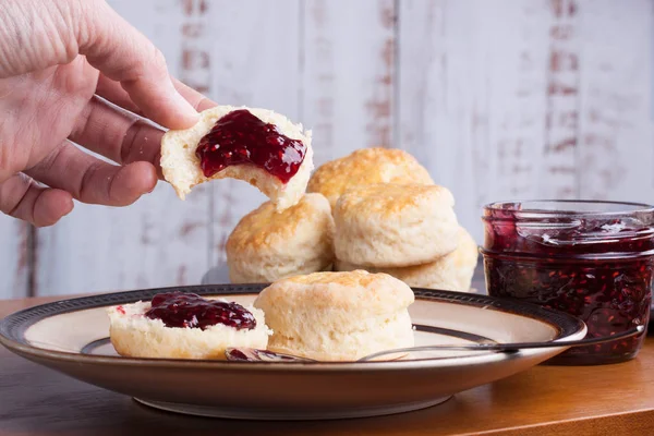 Homemade English scones for four o'clock tea in a plate — Stock Photo, Image