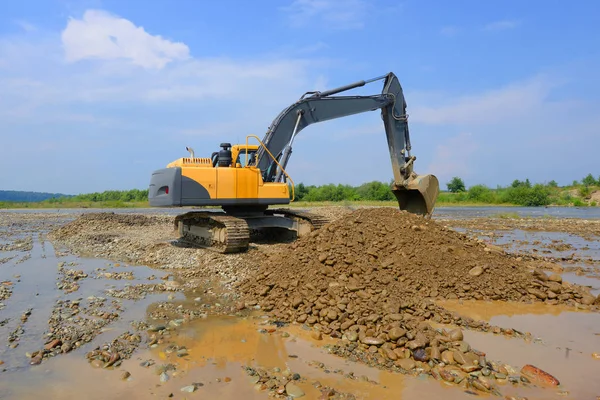 Grava Excavada Corriente Principal Del Río — Foto de Stock