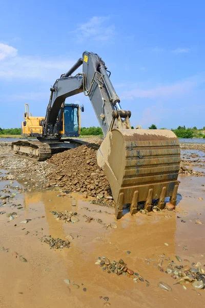 Gravel Excavated Mainstream River — Stock Photo, Image