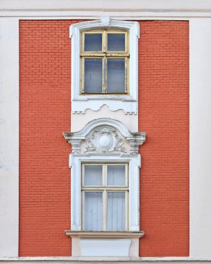 İçinde belgili tanımlık arka plan fotoğraf eski bir bina cephe parçası. Pencere. 