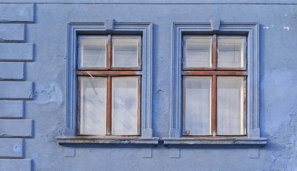 Fragment Façade Vieux Bâtiment Sur Photo Fond Fenêtre — Photo