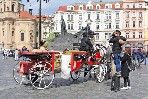 Praga República Checa Mayo 2017 Turismo Nupcial Sesión Fotos Old —  Fotos de Stock