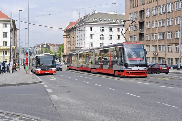 Prag Tschechische Republik Mai 2017 Eine Moderne Straßenbahn Auf Den — Stockfoto