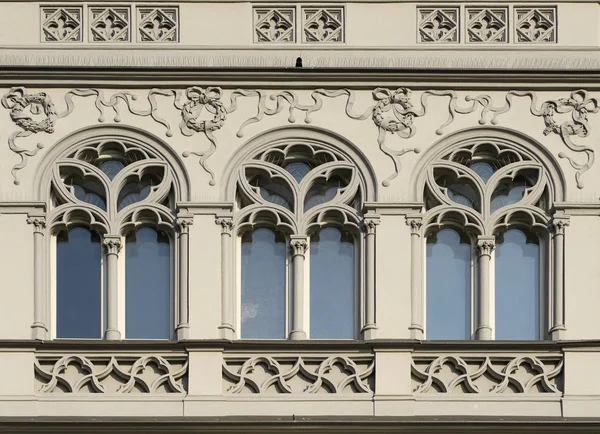 Éléments Architecturaux Façade Ancien Bâtiment Des Fenêtres Prague 2018 — Photo