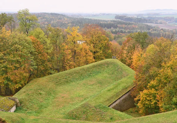 Elemente Der Befestigungsanlagen Der Festung Knigstein Einer Strahlenden Herbstlandschaft — Stockfoto