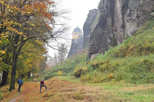 Fortaleza Knigstein Knigstein República Federal Alemania Octubre 2019 Turistas Paisaje — Foto de Stock