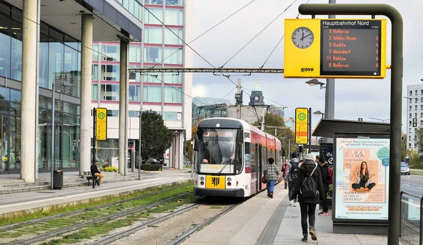 Дрезден Федеративная Республика Германия Октября 2019 Года Трамвай Остановке — стоковое фото