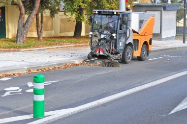Prag, Çek Cumhuriyeti - 30 Ekim 2019: Kentin sokaklarında Hako markasının temizleyicisi.