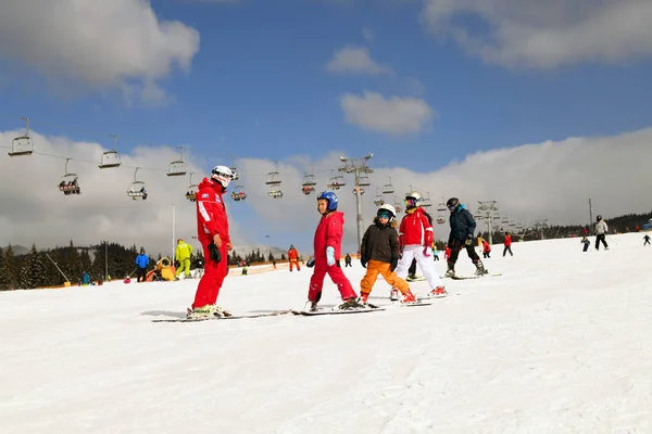 Bukovel Ski Resort Spa Ukraine February 2019 Ski Instructor Conducts — Photo