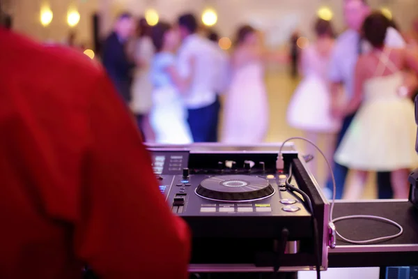 Dancing couples during party or wedding celebration — Stock Photo, Image