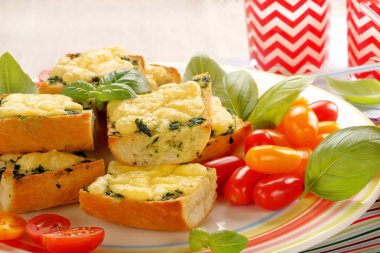 Peynir ve ıspanak ile taze sağlıklı vejetaryen sandviç