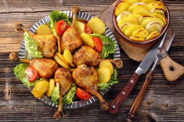 Tavuk budu ve sebzeli fırında patates