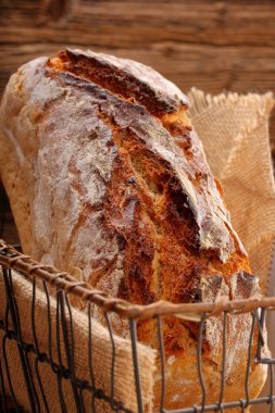 Ahşap zemin üzerine yazılmış ekmek