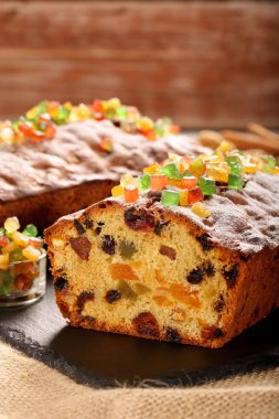 Ev yapımı Paskalya meyve Pasta krema ile