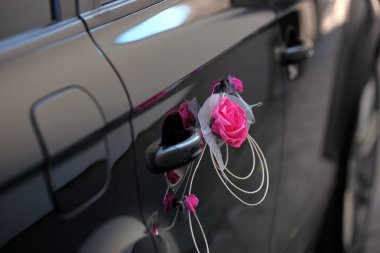 Arabada daha önce düğün dekorasyon çiçekler