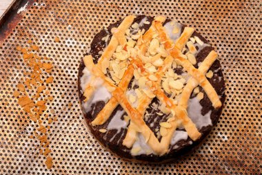 Paskalya haşhaş kek bademli sac pişirme üzerinde