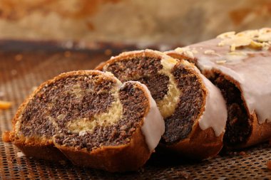 Paskalya haşhaş kek bademli sac pişirme üzerinde