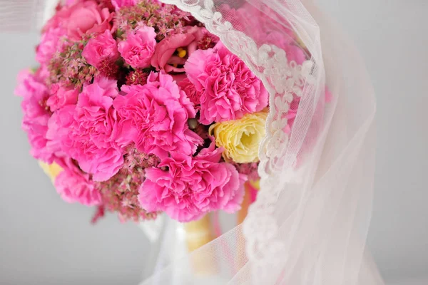 Bouquet of bright pink flowers — Stock Photo, Image