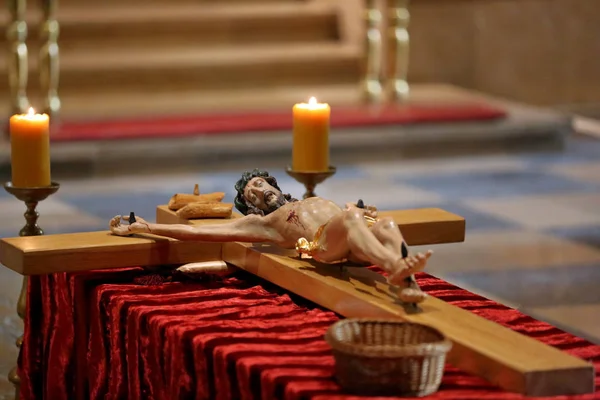 Wooden cross with christ on easter day — Stock Photo, Image