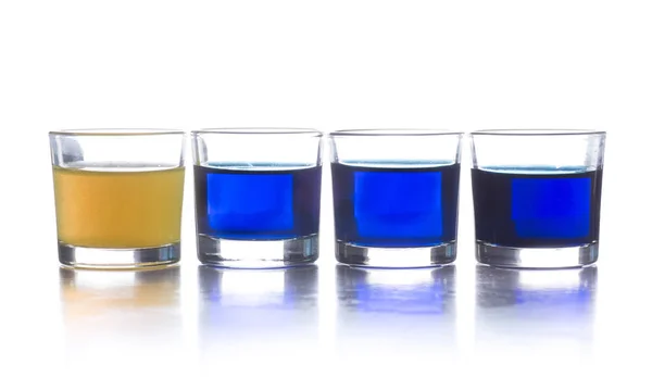 Vários Copos Tiro Com Bebidas Diferentes Que Combinados Representam Bandeira — Fotografia de Stock