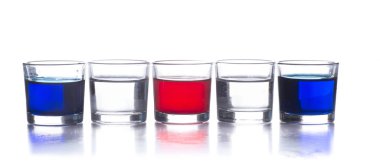 Birleşik Krallık bayrağı vuruldu