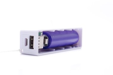 Akıllı telefonunuzda ya da tabletinizde pilinizin bitmemesi için taşınabilir pil