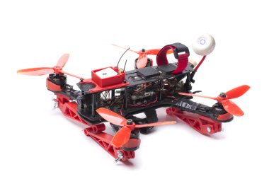 250mm yarış dronu, 3D yazıcı ile geliştirilmiş.