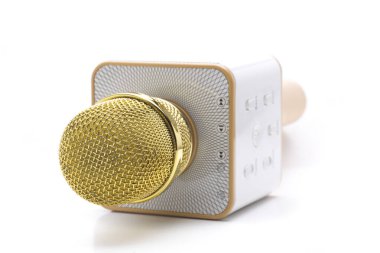 kablosuz mikrofon ve dahili hoparlör, karaoke için kullanılacak