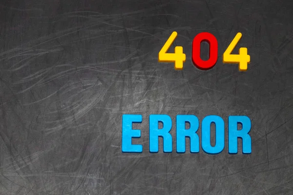 Komunikat o błędzie 404 kolorowe literki na pokładzie — Zdjęcie stockowe
