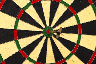 Hedef ortasında ok isabet dart