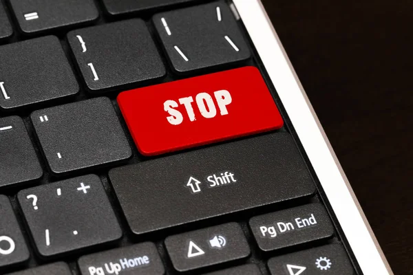 STOP en el botón rojo Enter en el teclado negro — Foto de Stock