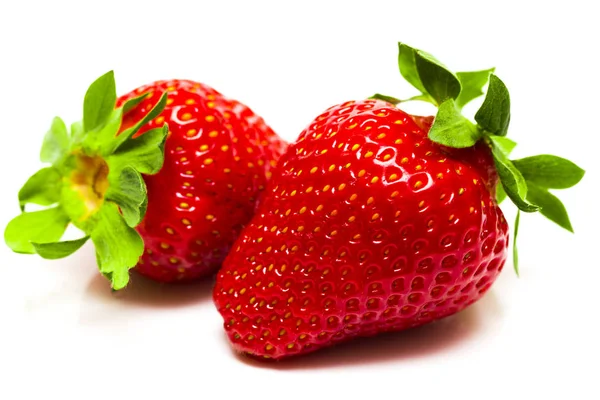 Conjunto de fresas frescas aisladas sobre fondo blanco — Foto de Stock